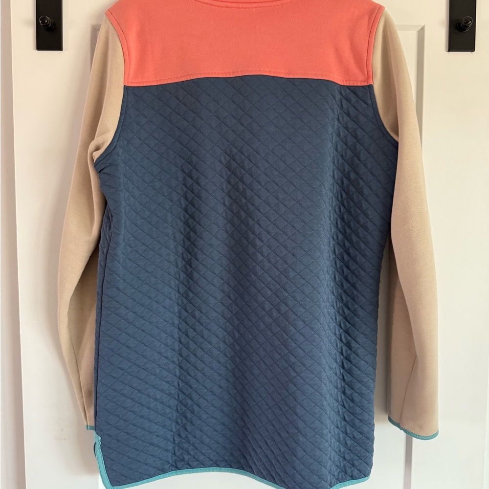 Colorblock Quilted Pullover - Picture 3 of 3